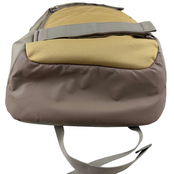 Nike SB Courthouse Backpack Tan Gold Skateboarding Travel Laptop School Bag - Picture 9 of 13